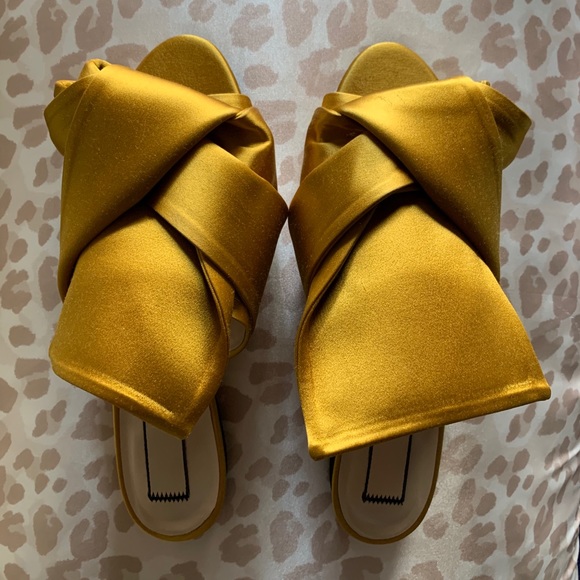 No. 21 satin structural flats - Picture 3 of 10